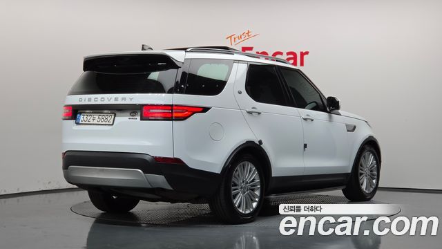 Land Rover Discovery 2019 — photo 2