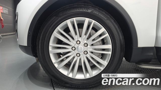 Land Rover Discovery 2019 — photo 5