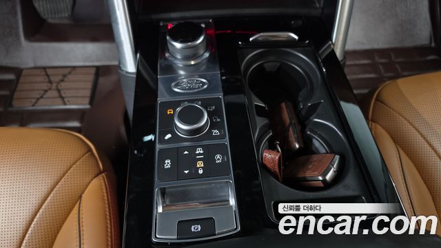 Land Rover Discovery 2019 — photo 12