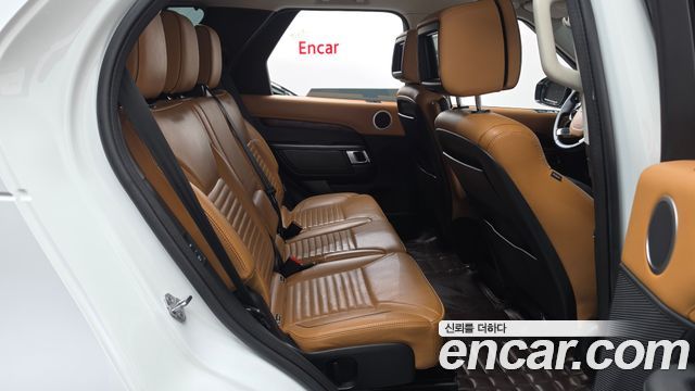 Land Rover Discovery 2019 — photo 17