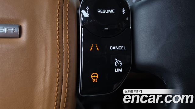 Land Rover Discovery 2019 — photo 26