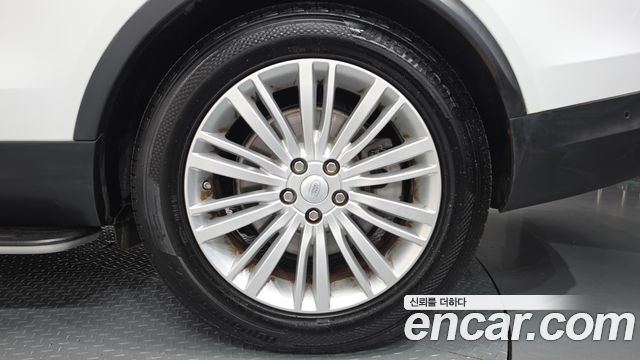 Land Rover Discovery 2019 — photo 7