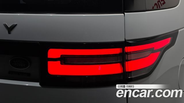 Land Rover Discovery 2019 — photo 9
