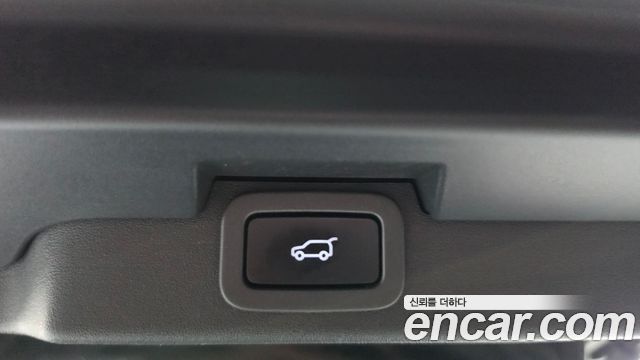 Land Rover Discovery 2019 — photo 29