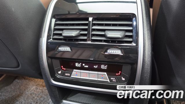 BMW X5 2020 — photo 18