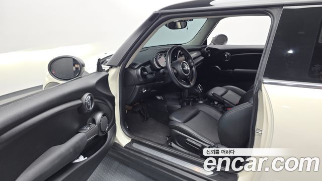 Mini Cooper 2018 — photo 13