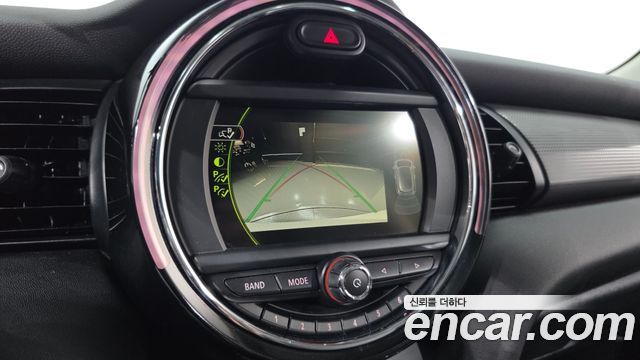 Mini Cooper 2018 — photo 19