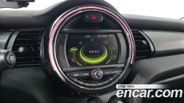 Mini Cooper 2018 — photo 20