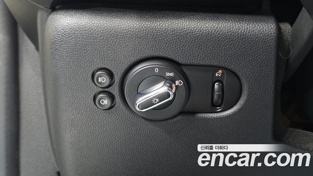 Mini Cooper 2018 — photo 25