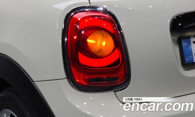 Mini Cooper 2018 — photo 9