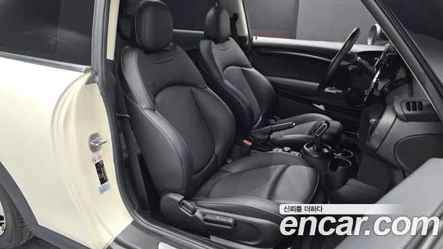 Mini Cooper 2018 — photo 16