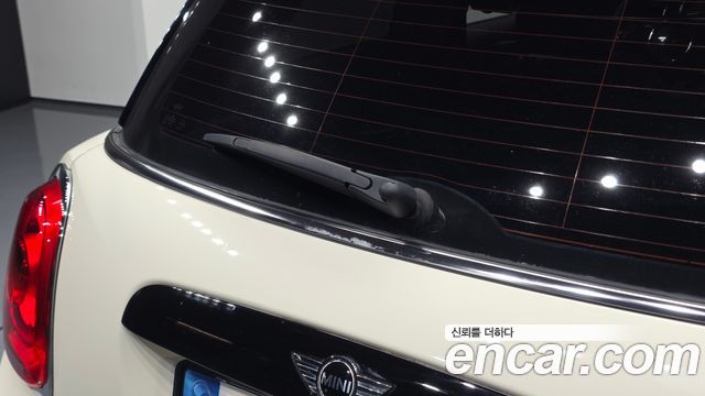 Mini Cooper 2018 — photo 29