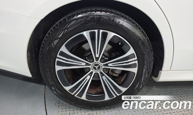 Mercedes-Benz E-Class 2025 — photo 5