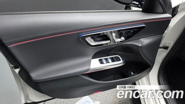 Mercedes-Benz E-Class 2025 — photo 14