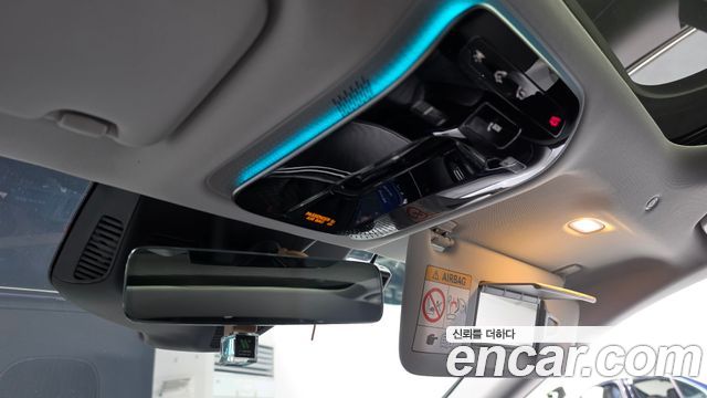 Mercedes-Benz E-Class 2025 — photo 27