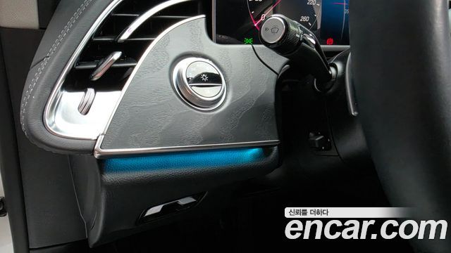 Mercedes-Benz E-Class 2025 — photo 29