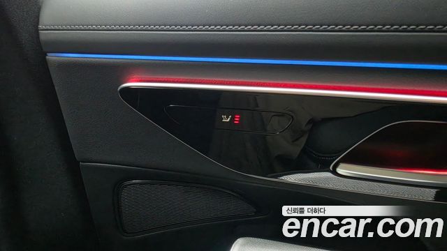 Mercedes-Benz E-Class 2025 — photo 31
