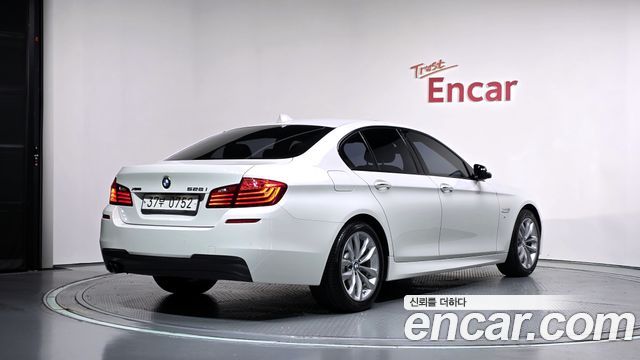 BMW 5-Series 2016 — photo 2