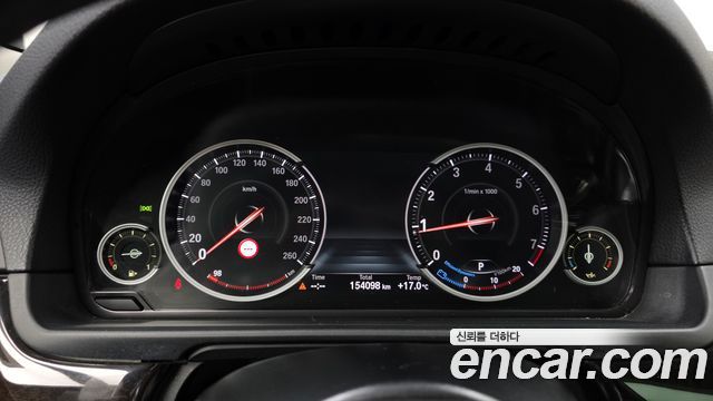 BMW 5-Series 2016 — photo 8