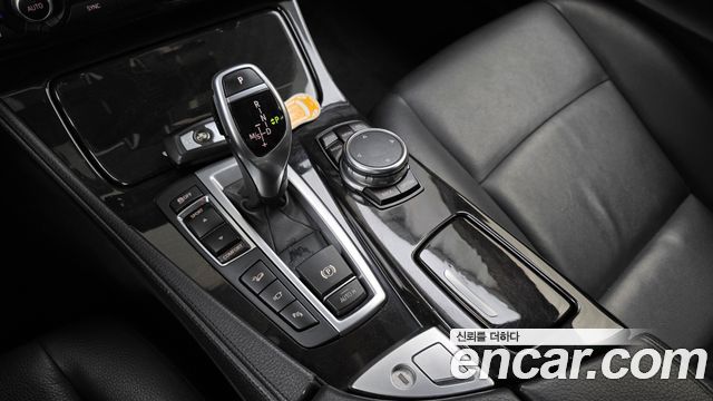 BMW 5-Series 2016 — photo 9