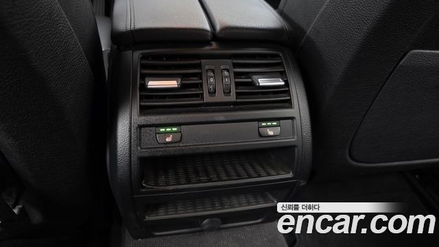 BMW 5-Series 2016 — photo 18