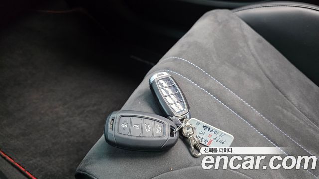 Hyundai Veloster 2021 — photo 24