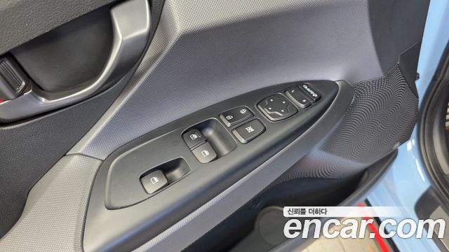 Hyundai Veloster 2021 — photo 25