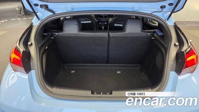 Hyundai Veloster 2021 — photo 26