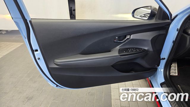 Hyundai Veloster 2021 — photo 14