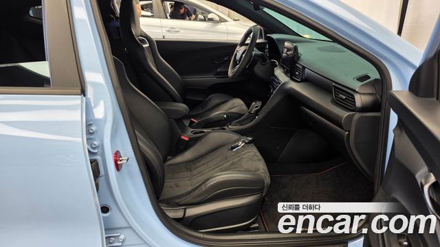 Hyundai Veloster 2021 — photo 16