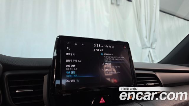 Hyundai Veloster 2021 — photo 27