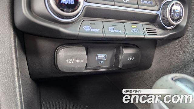 Hyundai Veloster 2021 — photo 29