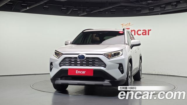 Toyota RAV4 2021 — photo 3
