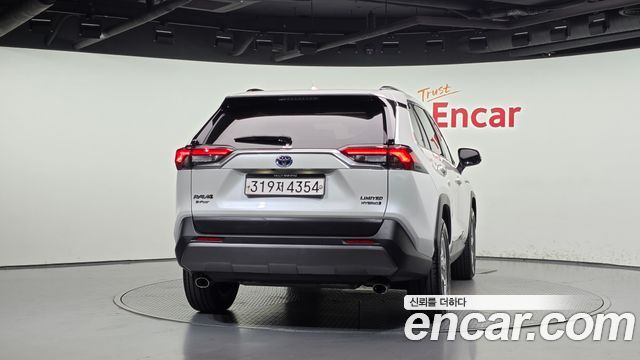 Toyota RAV4 2021 — photo 4