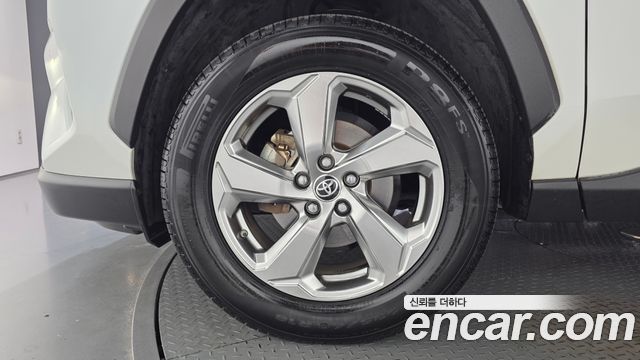 Toyota RAV4 2021 — photo 5