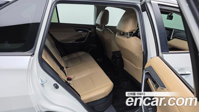 Toyota RAV4 2021 — photo 18