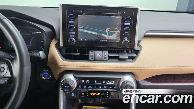 Toyota RAV4 2021 — photo 20