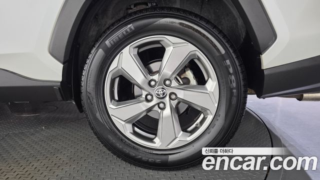 Toyota RAV4 2021 — photo 7