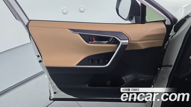 Toyota RAV4 2021 — photo 14