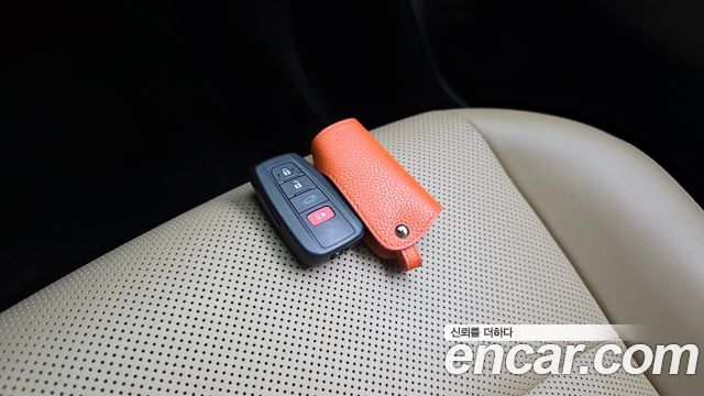 Toyota RAV4 2021 — photo 27