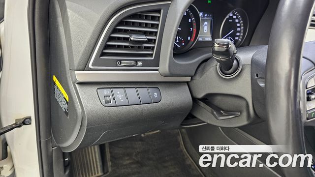 Hyundai AVANTE 2016 — photo 23