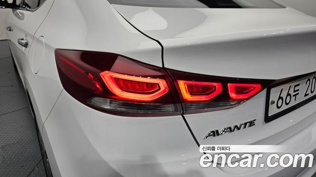 Hyundai AVANTE 2016 — photo 9