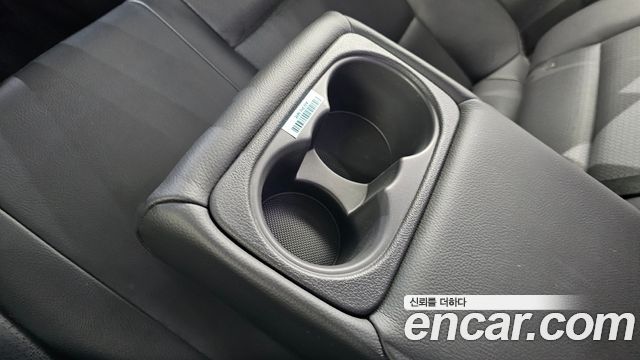 Hyundai AVANTE 2016 — photo 31