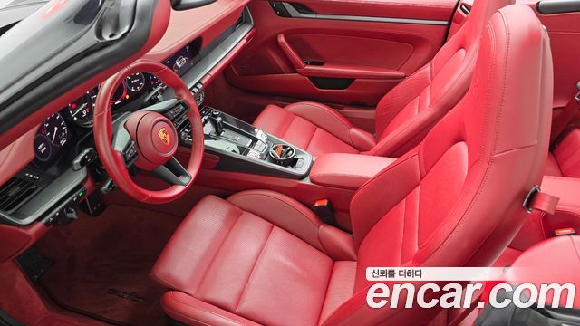 Porsche 911 2023 — photo 10