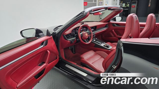 Porsche 911 2023 — photo 13