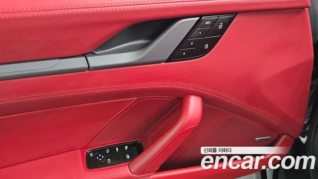 Porsche 911 2023 — photo 26