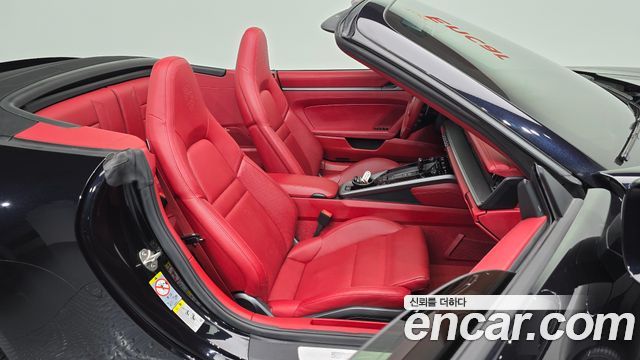 Porsche 911 2023 — photo 16