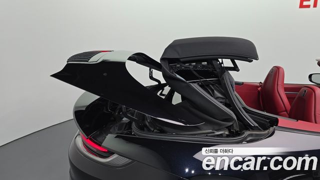 Porsche 911 2023 — photo 28