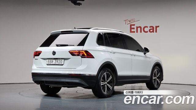 Volkswagen Tiguan 2018 — photo 2