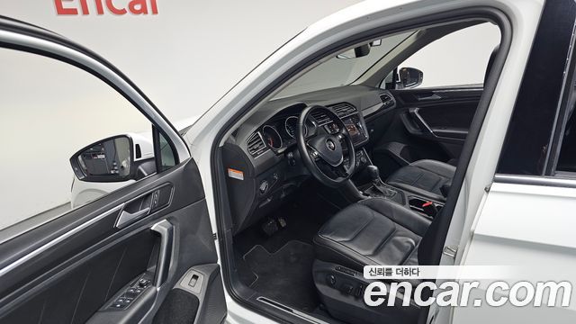 Volkswagen Tiguan 2018 — photo 10